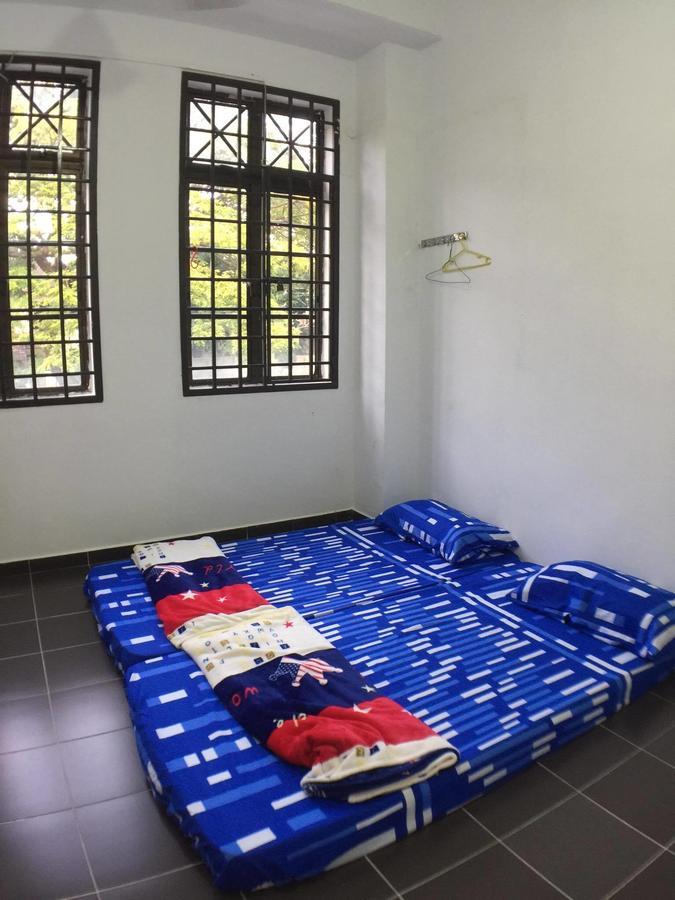 Jiaxin Hostel Ulu Tiram Exterior photo